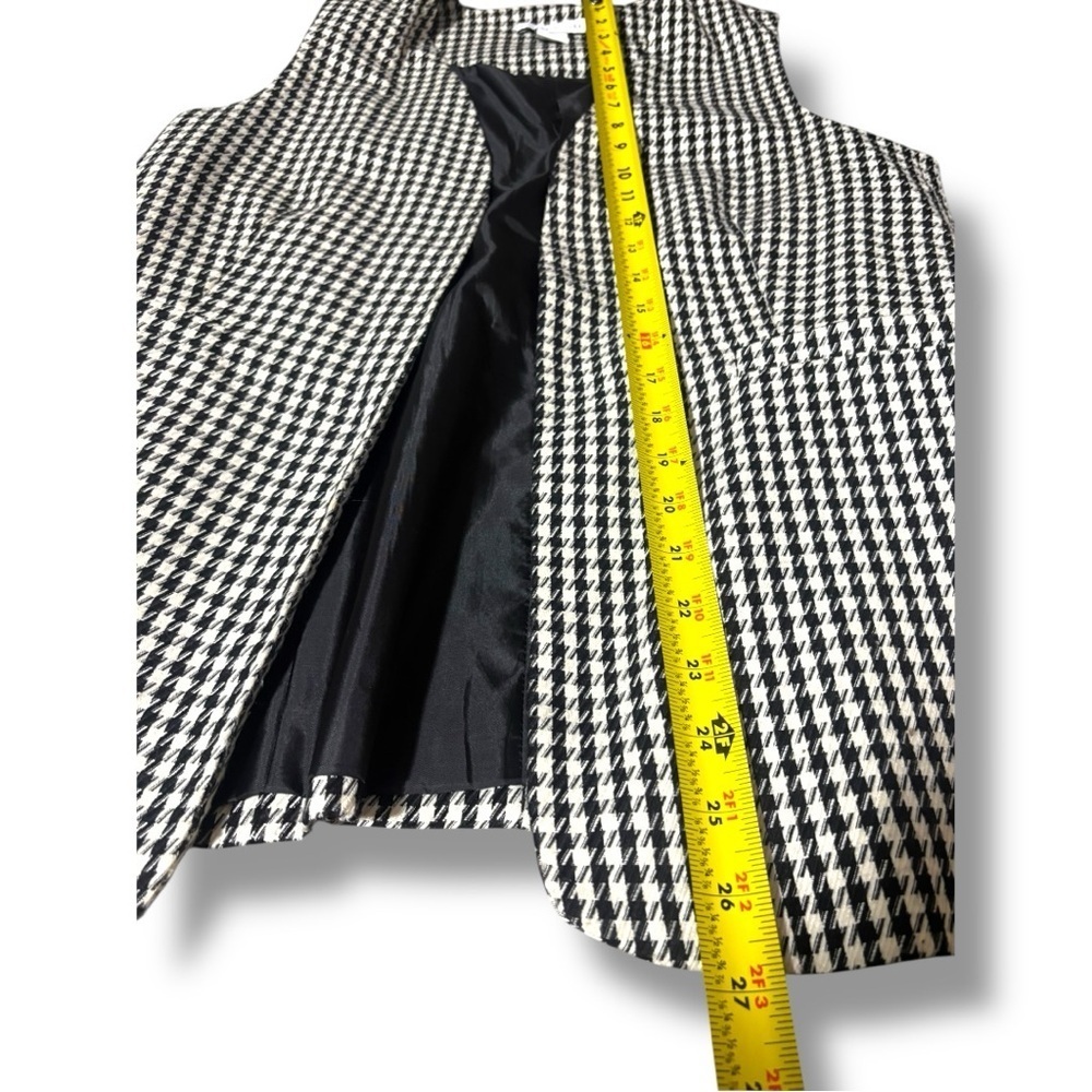 Sincerely Jules Black and Cream Houndstooth Open Patterned Vest - Picture 10 of 16